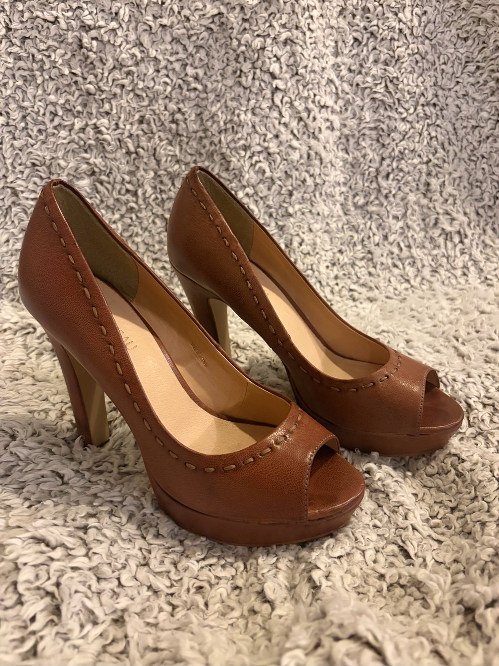 LE CHATEAU Women’s Brown Peep-Toe Platform Heels